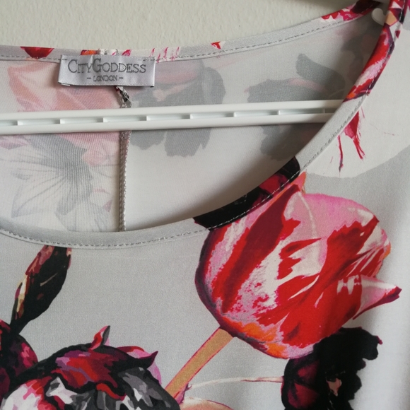 CITY GODDESS Petite Floral Tie Dress - Picture 4 of 8